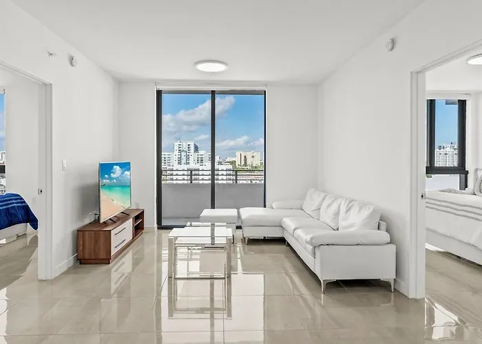 Central 2 Bed Apartment With A Pool & Gym- Free Garage Parking
