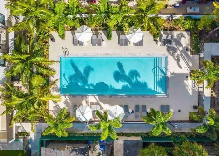Central 2 Bed Apartment With A Pool & Gym- Free Garage Parking