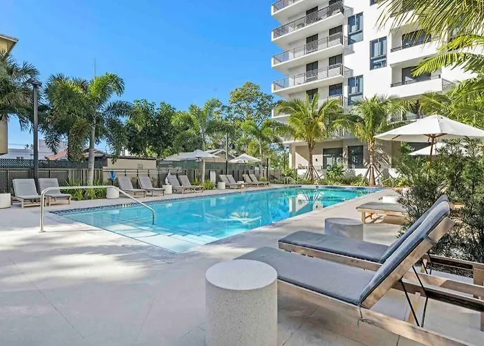 Central 2 Bed Apartment With A Pool & Gym- Free Garage Parking