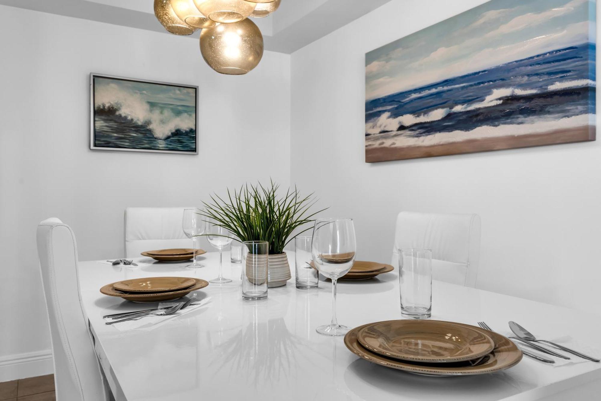 Apartment Central 2 Bed Apartment With A Pool & Gym- Free Garage Parking