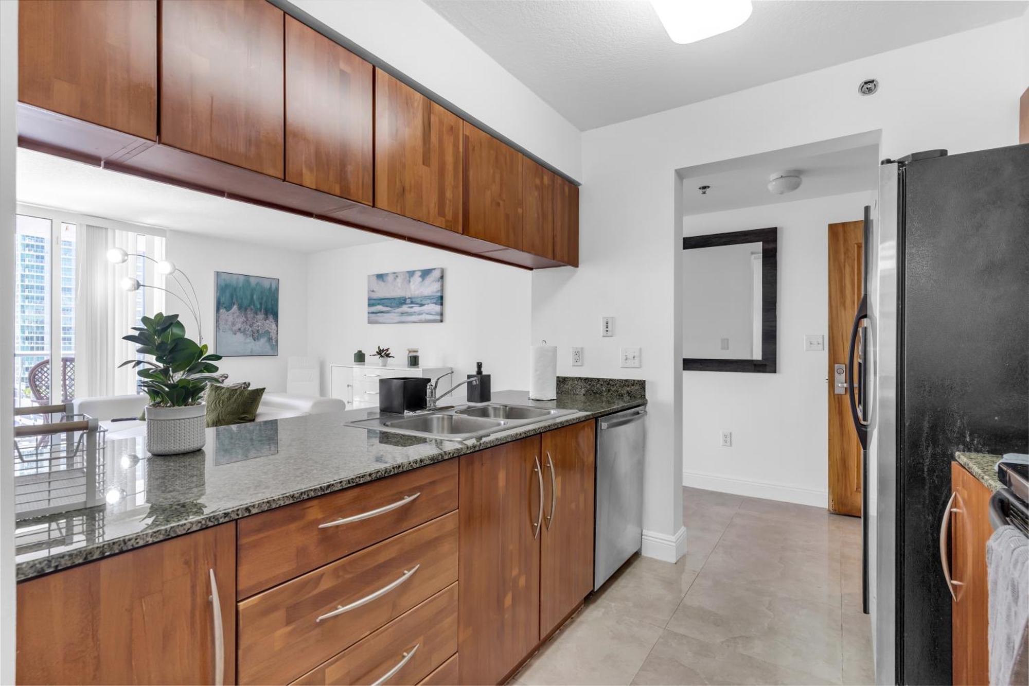 Central 2 Bed Apartment With A Pool & Gym- Free Garage Parking Appartamento Miami